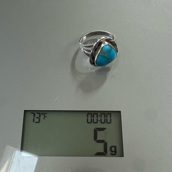 Native American Vintage Sterling Silver Turquoise Ring - Picture 11 of 16